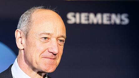 Siemens-Chef Roland Busch kann sich &uuml;ber einen Gro&szlig;auftrag freuen. (Archivbild)