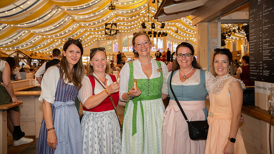 Die Partybilder vom Sonntag, 16. August, aus dem Festzelt Reisinger. Die Partybilder vom Sonntag, 16. August, aus dem Festzelt Reisinger.