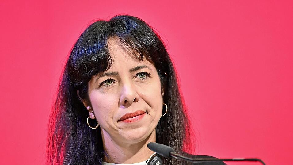 Die in M&uuml;nchen geborene Elif Eralp hat mit ihrer Partei die Wahl in Berlin gewonnen. Die Koalitionsverhandlungen mit Gr&uuml;nen und der SPD sind belastet, weil der Linkspartei Antisemitismus vorgeworfen wird.