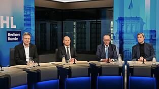 Söder verschließt sich einer Koalition mit den Grünen nicht komplett. Söder verschließt sich einer Koalition mit den Grünen nicht komplett.