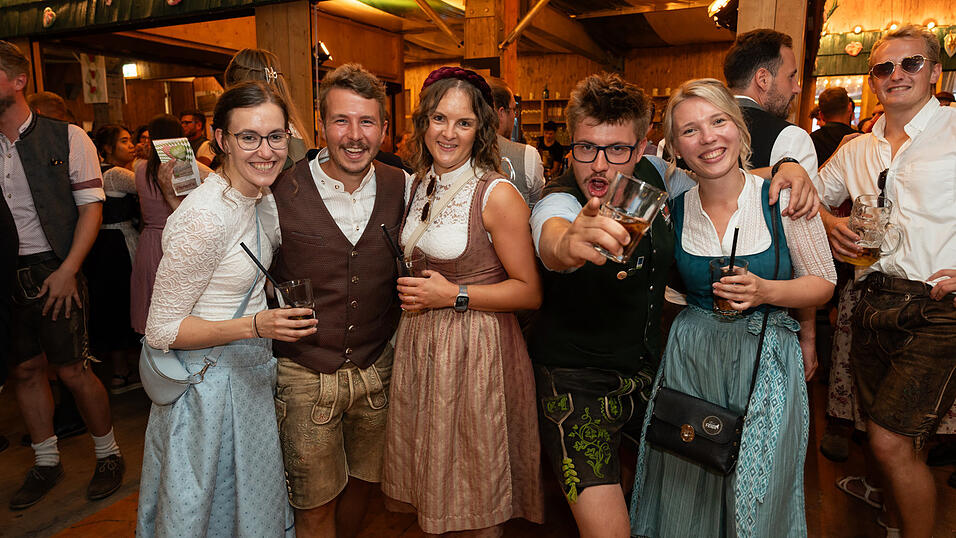 Die Partybilder vom Freitag, 16. August 2024, aus dem Festzelt Weckmann. Die Partybilder vom Freitag, 16. August 2024, aus dem Festzelt Weckmann.