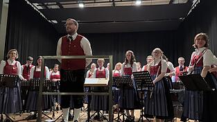 Die Stadtkapelle freute sich &uuml;ber den heftigen Applaus und die Standing Ovation, die sie zurecht verdient hatte.