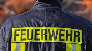 Die Feuerwehr in Frankfurt (Oder) musste am Dienstagabend einen Wohnungsbrand löschen, bei dem drei Menschen starben. (Symbolbild) Die Feuerwehr in Frankfurt (Oder) musste am Dienstagabend einen Wohnungsbrand löschen, bei dem drei Menschen starben. (Symbolbild)