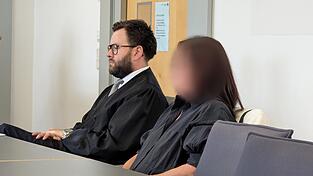Rechtsanwalt Benedikt Wolf hält es für möglich, dass man der als Querdenkerin verschrieenen Behördenchefin etwas anhängen wollte. Sie selbst schweigt zu den Vorwürfen.