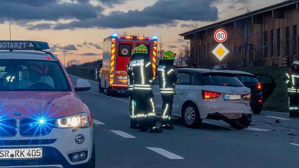 Die beiden Autofahrer wurden glücklicherweise nur leicht verletzt.