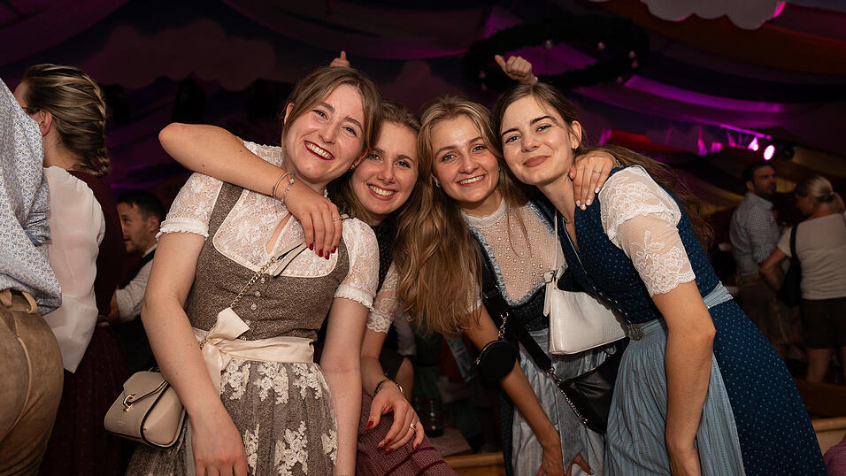 Die Partybilder vom Freitag, 11. August 2023, aus dem Festzelt Reisinger. Die Partybilder vom Freitag, 11. August 2023, aus dem Festzelt Reisinger.