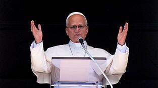 Dem an Lungenkrebs erkrankten Papst wurde vorsorglich ein St&uuml;ck der Lunge entfernt.