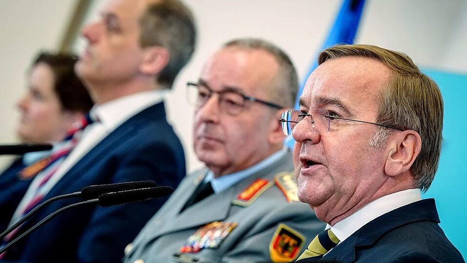 Verteidigungsminister stellt deutsche Milit&auml;rstrategie vor