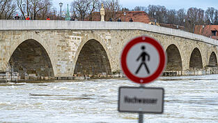 Das Wasserwirtschaftsamt geht von einem natürlichen Phänomen aus. (Symbolbild) Das Wasserwirtschaftsamt geht von einem natürlichen Phänomen aus. (Symbolbild)