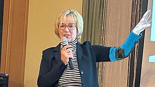 Bürgermeister Jutta Staudinger ging auf das politische und gesellschaftliche Geschehen ein. Bürgermeister Jutta Staudinger ging auf das politische und gesellschaftliche Geschehen ein.