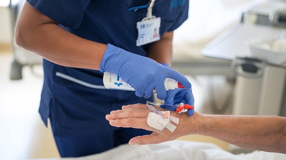 Auch ausl&auml;ndische Frauen arbeiten in Deutschland h&auml;ufig in Engpassberufen. (Archivbild)