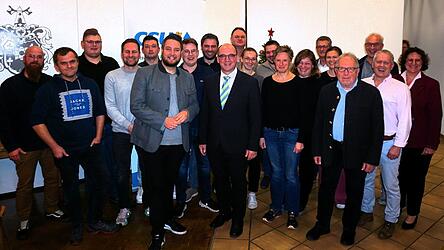 Die CSU-Kandidaten f&uuml;r die Marktgemeinderatswahl mit Martin Huber an der Spitze