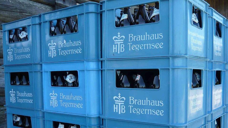 Bayerische Verbraucher müssen sich ab März 2020 bei Dutzenden Brauereien auf ein deutlich höheres Bierkistenpfand einstellen. (Symbolbild) Bayerische Verbraucher müssen sich ab März 2020 bei Dutzenden Brauereien auf ein deutlich höheres Bierkistenpfand einstellen. (Symbolbild)