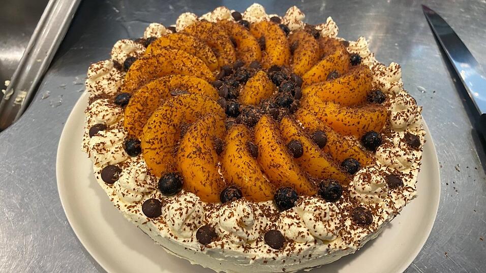 So sieht die fertige Torte nach Omas Rezept aus. Eine Backanleitung findet ihr hier.