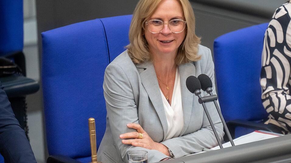 Bundestagsvizepr&auml;sidentin Andrea Lindholz kann sich ein Wahlrecht ab 16 Jahren vorstellen. (Archivbild)