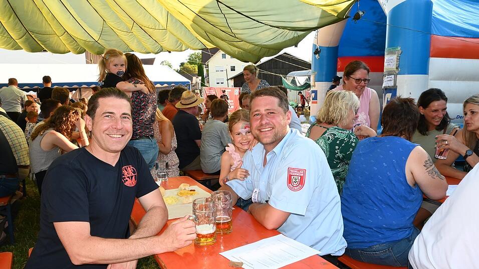 Vorsitzender Sebastian Schlachtbauer, Oberpindhart, und Vorsitzender Stefan Kellerer, Aiglsbach.