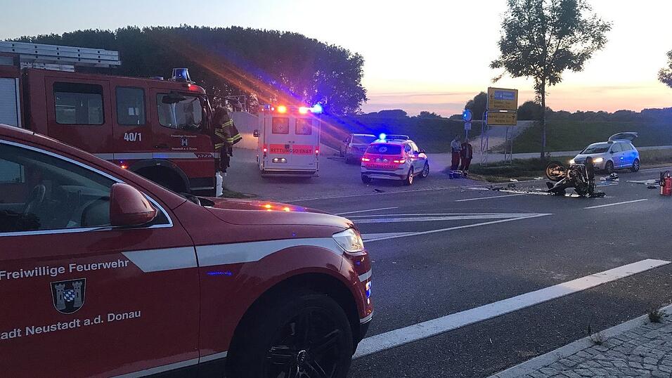 Auf der B299 bei Neustadt an der Donau hat sich am Mittwochabend ein tödlicher Unfall ereignet. Auf der B299 bei Neustadt an der Donau hat sich am Mittwochabend ein tödlicher Unfall ereignet.