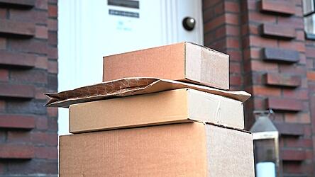 Pakete annehmen und weiterschicken sollte ein Pilstinger, der an einen Minijob glaubte. Tats&auml;chlich war er Teil einer Betrugsmasche.