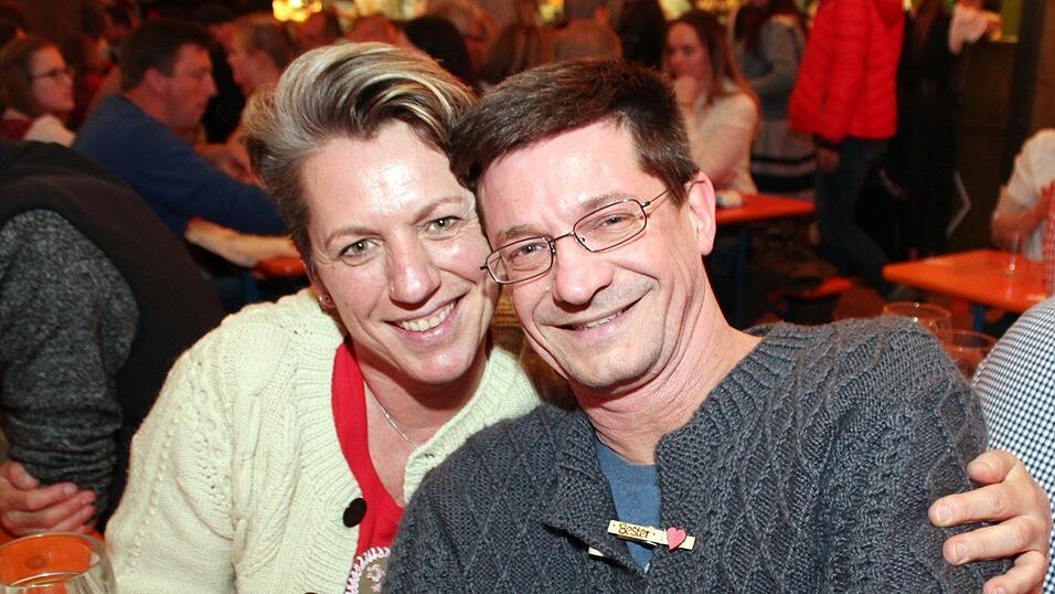 Die Fr&uuml;hjahrsdult 2017 in Landshut neigt sich dem Ende entgegen. Grund genug, noch einmal richtig in den Bierzelten zu feiern - abgerundet vom traditionellen Feuerwerk.