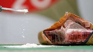 Bei einem 29-j&auml;hrigen Landshuter ist ein Drogenlabor entdeckt worden.