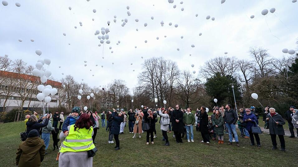 Luftballons steigen in den Aschaffenburger Himmel. Luftballons steigen in den Aschaffenburger Himmel.