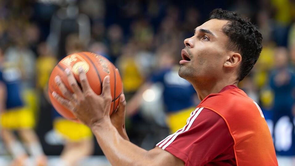 Oscar da Silva machte bei der Münchener Niederlage gegen den FC Barcelona ein gutes Spiel. Oscar da Silva machte bei der Münchener Niederlage gegen den FC Barcelona ein gutes Spiel.