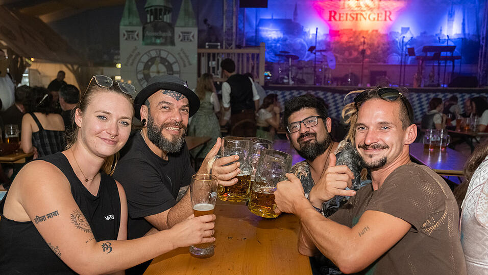 Die Partybilder vom Sonntag, 13. August 2023, aus dem Festzelt Reisinger. Die Partybilder vom Sonntag, 13. August 2023, aus dem Festzelt Reisinger.