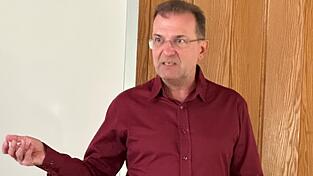 Dr. Thomas Urlbauer erklärte, worauf es bei der Behandlung von Schmerzen ankommt. Dr. Thomas Urlbauer erklärte, worauf es bei der Behandlung von Schmerzen ankommt.