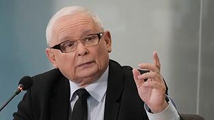 PiS-Chef Jaroslaw Kaczynski erlebt gerade einen Bruch in seiner Partei. (Archivbild) PiS-Chef Jaroslaw Kaczynski erlebt gerade einen Bruch in seiner Partei. (Archivbild)