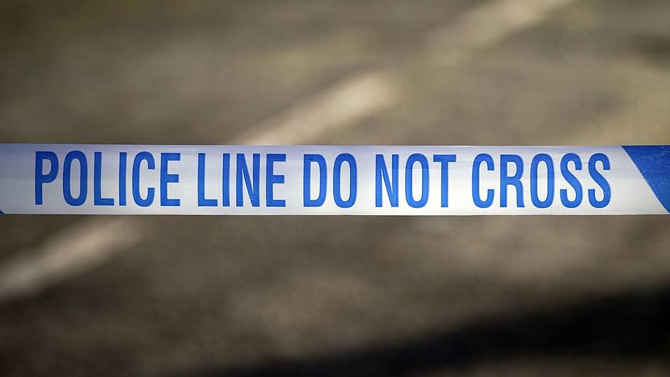 Mehrere Menschen sind bei einem Angriff vor einer Synagoge in Manchester verletzt worden. (Symbolbild)