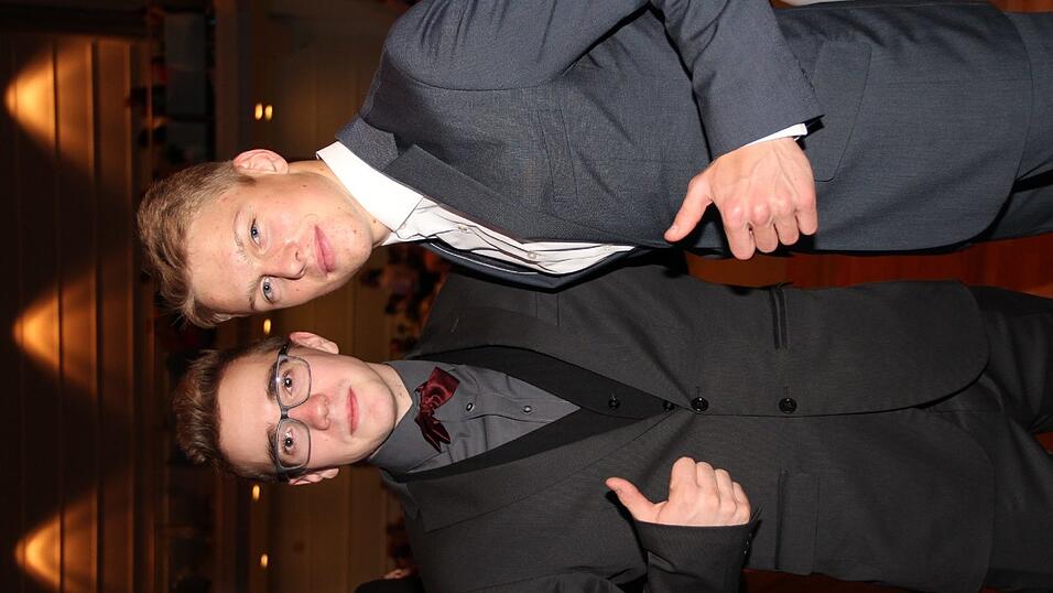 Die Bilder vom Abschlussball der Tanzschule Seidel in der Fraunhofer-Halle am 28. November. Die Bilder vom Abschlussball der Tanzschule Seidel in der Fraunhofer-Halle am 28. November.