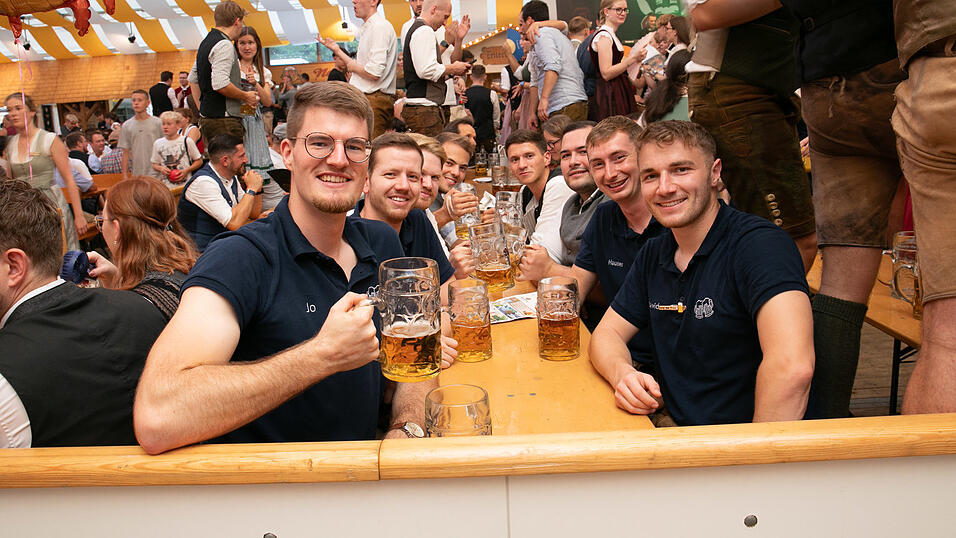 Die Partybilder vom Freitag, 15. August, aus dem Festzelt Nothaft. Die Partybilder vom Freitag, 15. August, aus dem Festzelt Nothaft.