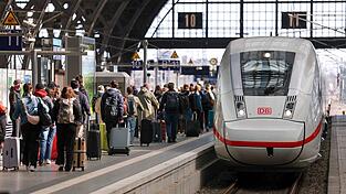 F&uuml;r den Fernverkehr der Bahn gibt es eine neue Fahrscheinvariante. (Symbolbild)