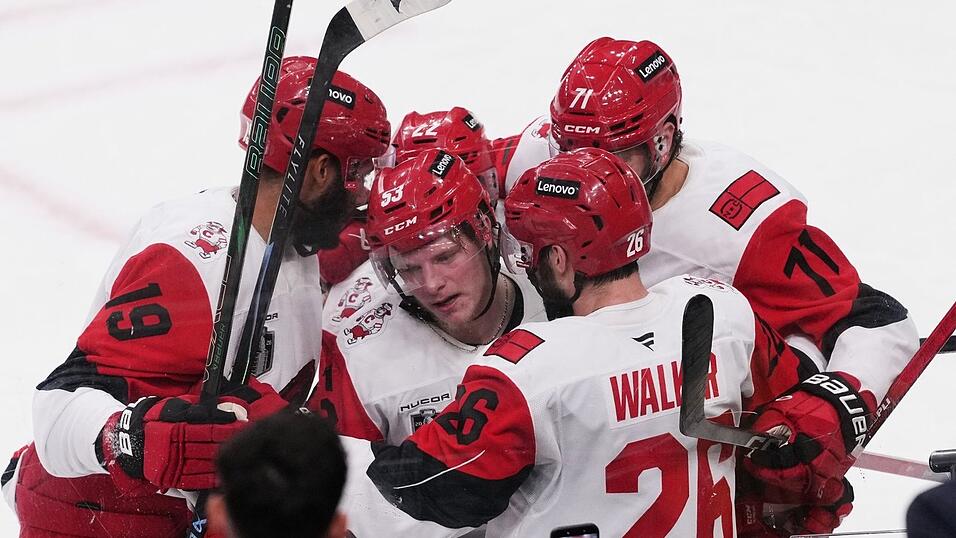 Die Carolina Hurricanes haben zum zweiten Mal den Stanley Cup gewonnen. Die Carolina Hurricanes haben zum zweiten Mal den Stanley Cup gewonnen.