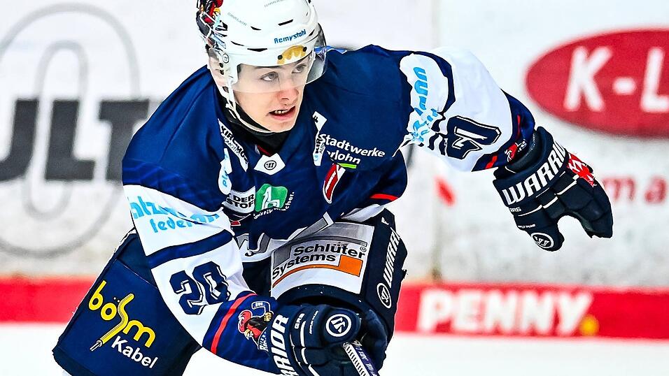Acht Mal kam Maximilian Brunner in der vergangenen DEL-Saison für die Iserlohn Roosters zum Einsatz - etwa hier Ende Dezember gegen die Augsburger Panther. In der nächsten Saison spielt der 19-Jährige in Kanada.