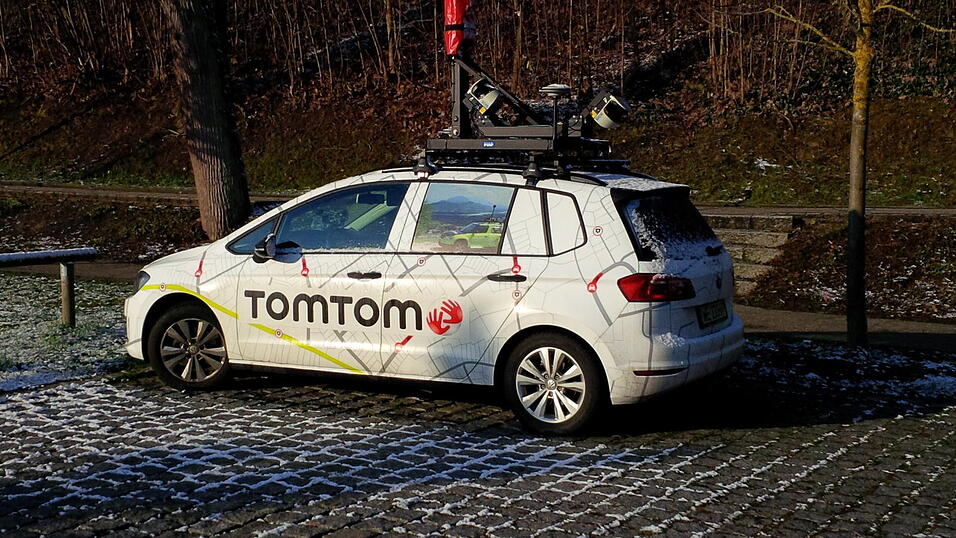 Das TOMTOM-Auto wurde unter anderem am Bahnhofsparkplatz in Viechtach gesichtet. Foto: Seitz