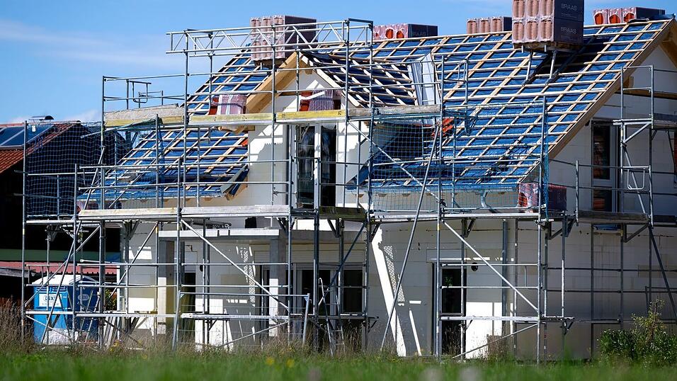 Im Wohnungsbau sank der Auftragsbestand preisbereinigt. (Archivbild)
