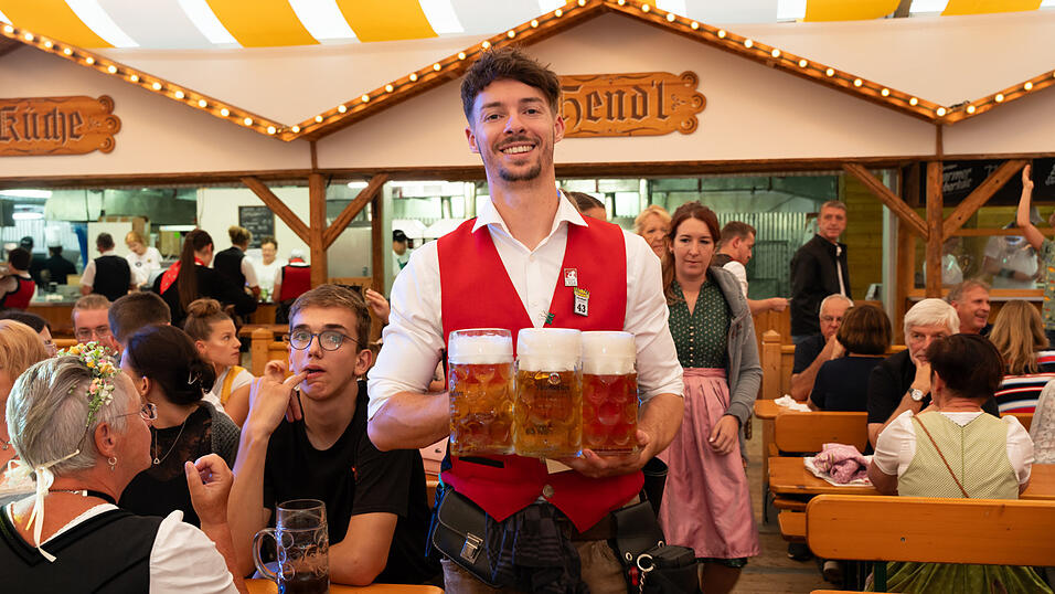 Die Partybilder vom Montag, 19. August, aus dem Festzelt Nothaft. Die Partybilder vom Montag, 19. August, aus dem Festzelt Nothaft.