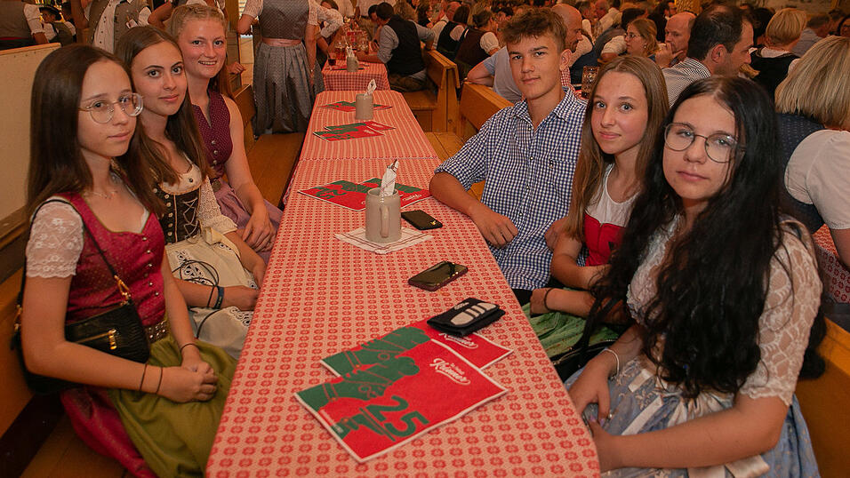 Die Partybilder von Mittwoch, 17. August 2022, aus dem Festzelt Krönner.