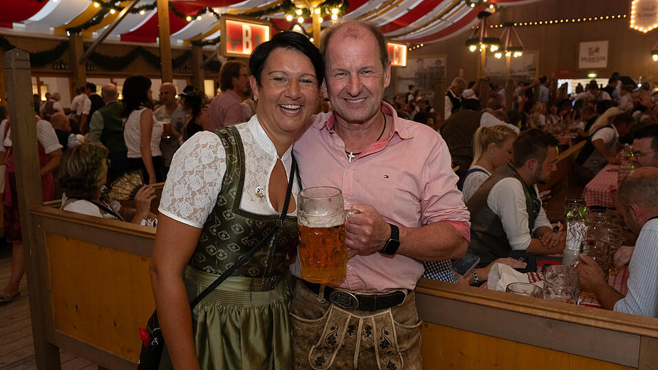 Die Partybilder vom Montag, 14. August 2023, aus dem Festzelt Krönner. Die Partybilder vom Montag, 14. August 2023, aus dem Festzelt Krönner.