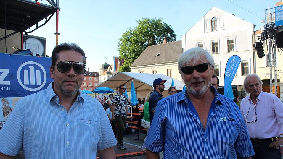 Viele Landshuter genossen ihren Freitagabend auf dem Bismarckplatzfest.