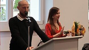 Raphael Birnstiel mit der Co-Vorsitzenden Claudia Neumaier bei der Abstimmungsversammlung am Sonntag.