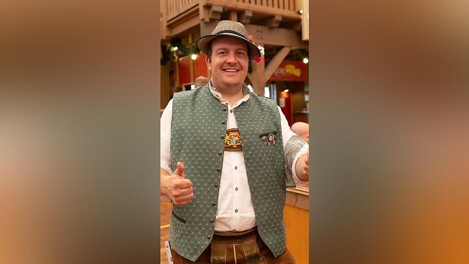 Die Partybilder vom Sonntag, 9. August, aus dem Festzelt Krönner. Die Partybilder vom Sonntag, 9. August, aus dem Festzelt Krönner.