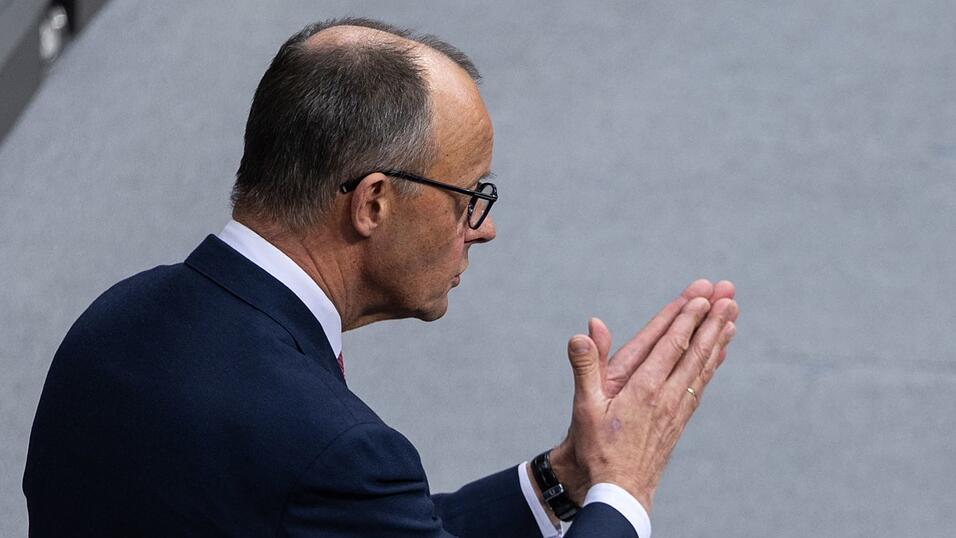 Friedrich Merz, Kanzlerkandidat der Union, fordert schon lange einen h&auml;rteren Kurs in der Migrationspolitik (Archivbild).