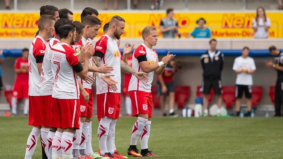 Der SSV Jahn spielt im letzten Test gegen Zweitligist VfL Bochum 2:2. Der SSV Jahn spielt im letzten Test gegen Zweitligist VfL Bochum 2:2.