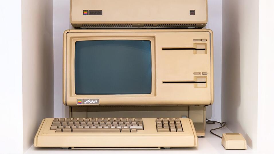 1983: Die Apple Lisa war der erste Rechner von Apple mit einer grafischen Benutzeroberfl&auml;che.