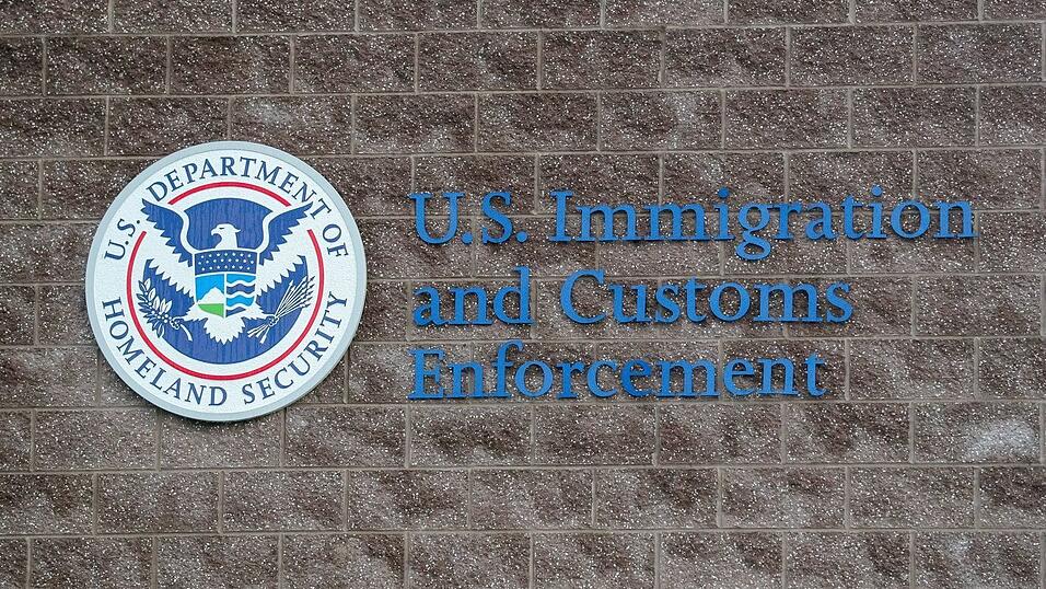 Die Eins&auml;tze der Einwanderungsbeh&ouml;rde ICE gegen Migranten sind in den USA schon l&auml;nger umstritten. (Symbolbild)