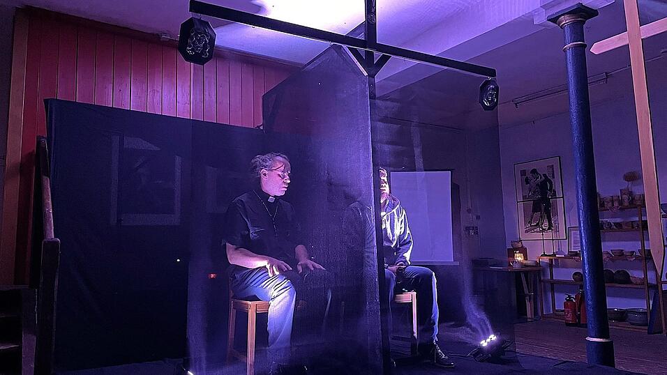 'Die Summe des Ganzen' bei der öffentlichen Generalprobe: Das Stück um den Missbrauch Schutzbefohlener 'trifft ins Mark', hieß es danach. 'Die Summe des Ganzen' bei der öffentlichen Generalprobe: Das Stück um den Missbrauch Schutzbefohlener 'trifft ins Mark', hieß es danach.