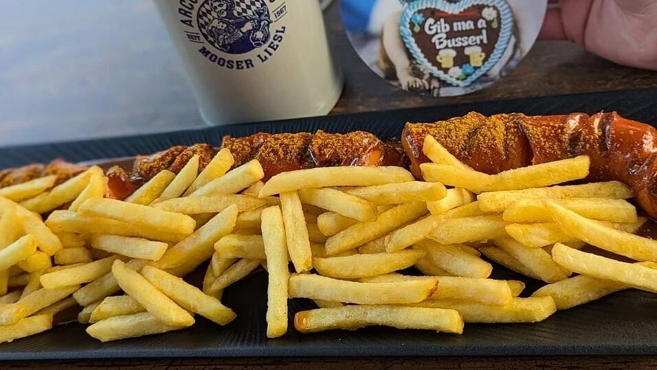 Laut Fridolin ist diese Currywurst die beste, die er bisher probiert hat. Insgesamt gabs einige Punkte in der Bewertung.