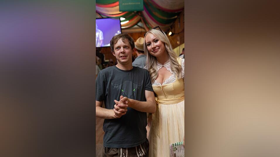 Die Partybilder vom Samstag, 8. August, aus dem Festzelt Weckmann. Die Partybilder vom Samstag, 8. August, aus dem Festzelt Weckmann.